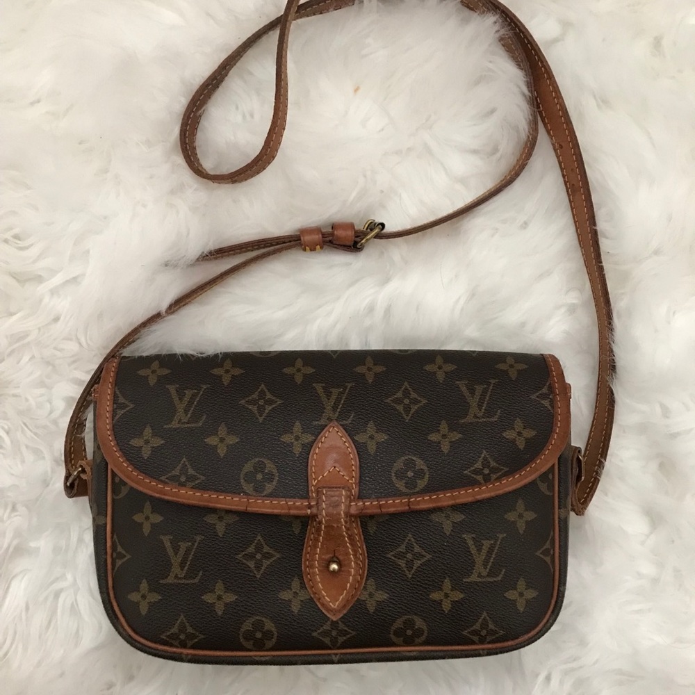 louis vuitton gibeciere monogram pm crossbody